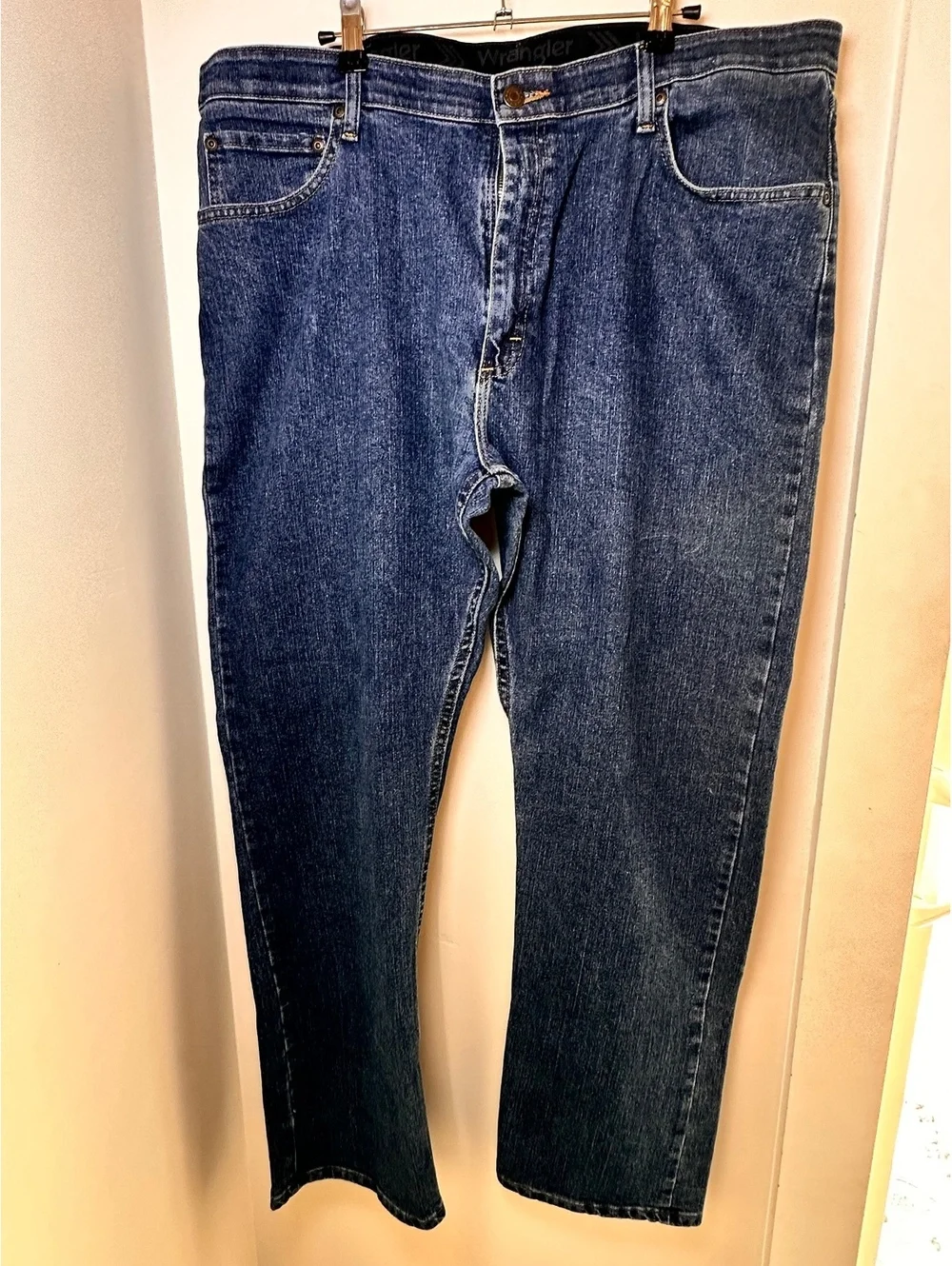 Wrangler Premium Quality Men’s Jeans 38x32 Medium Stretch Denim Straight Leg